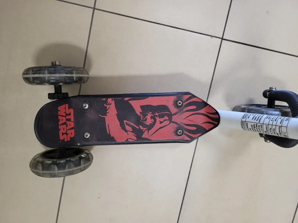 Star Wars Scooter 3 wheeler- up to 6 years Kids Ride On image indicator(2)