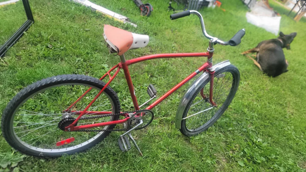 Red Vintage Bicycle thumbnail