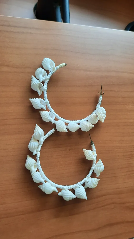 BN Seashell Hoop Earrings thumbnail