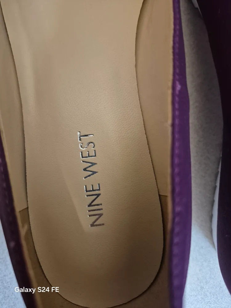 Nine West Purple Flats - Size 8M image indicator(8)