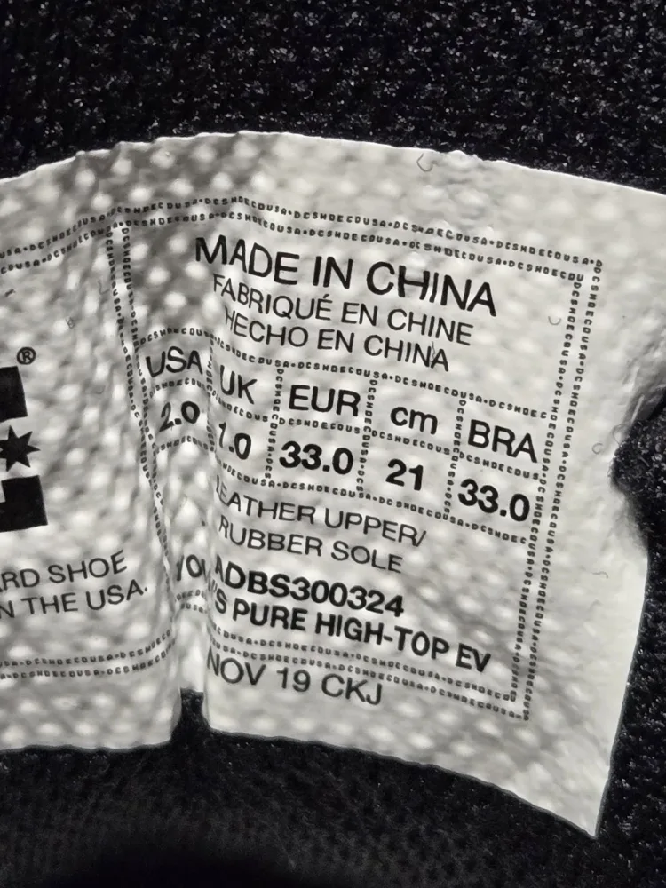 DC Shoes High-Top Sneakers youths size 2 image indicator(7)