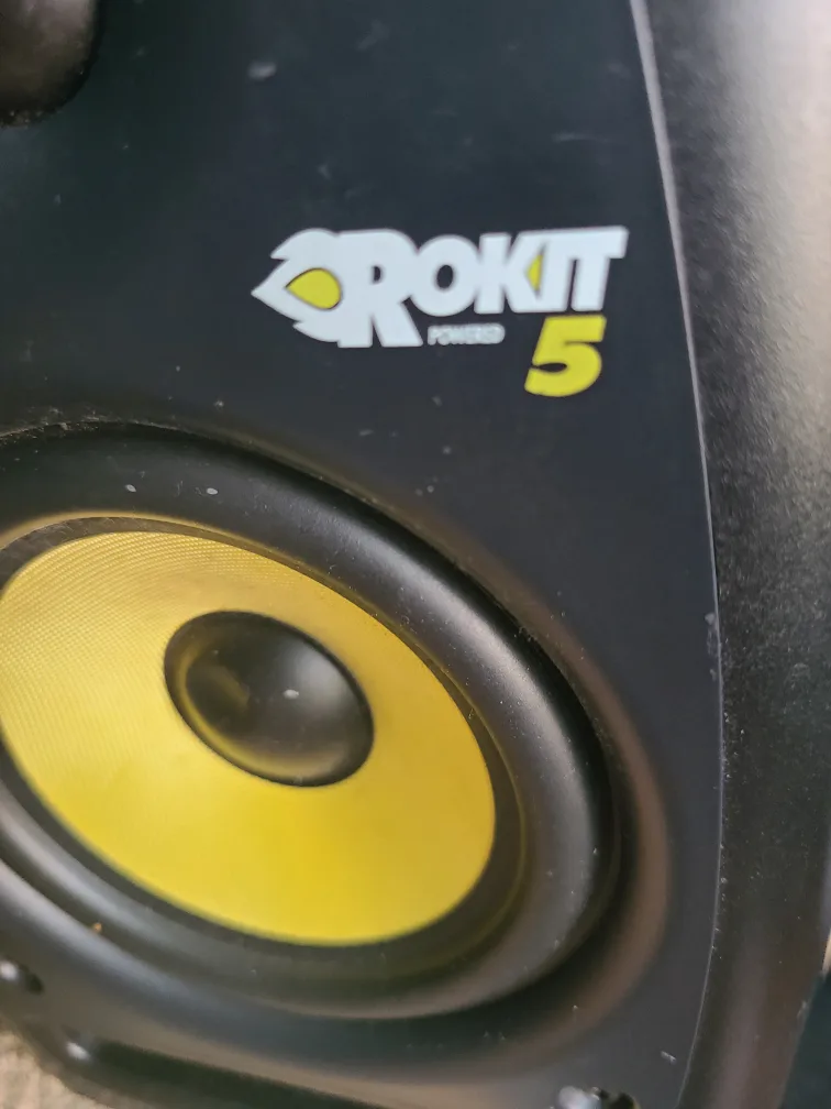 2 KRK Rokit 5 RPG2 Powered Studio Monitor image indicator(2)