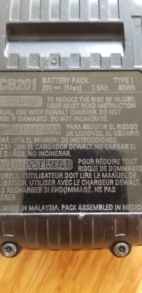 DeWalt DCB107 12V/20V Battery Charger image indicator(3)