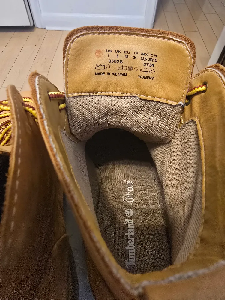 Timberland Women's Heeled Boots, Size 7 image indicator(3)