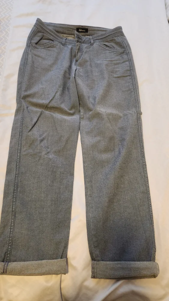 blue and white ankle pant - Size 8 Petite thumbnail