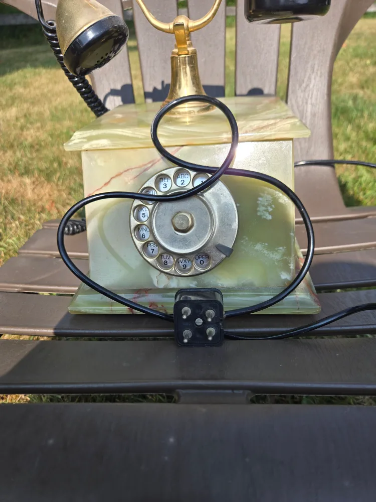 Vintage Onyx Rotary Phone image indicator(3)
