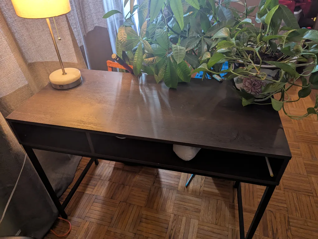 desk and chair thumbnail