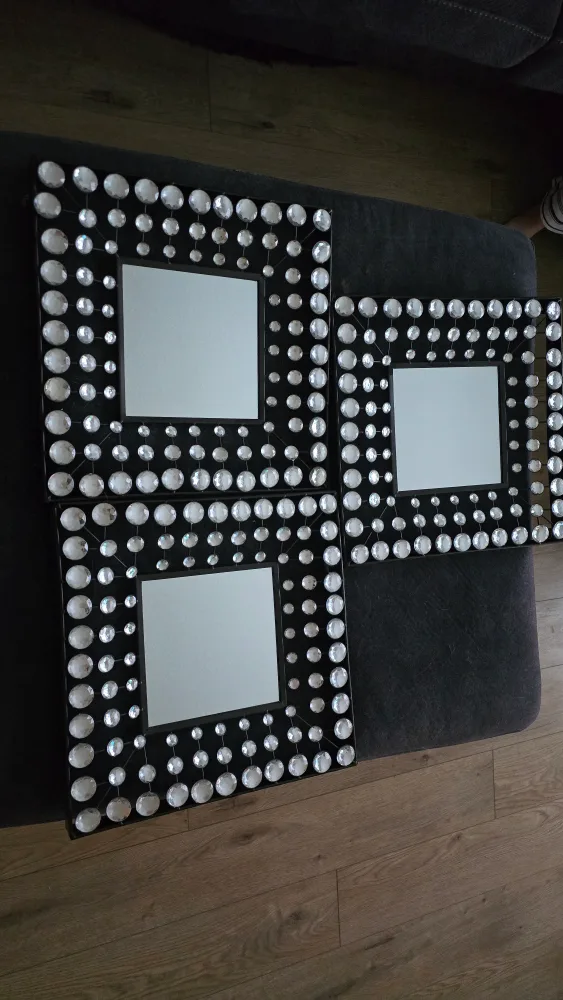Set of 3 Beaded Square Mirrors image indicator(2)