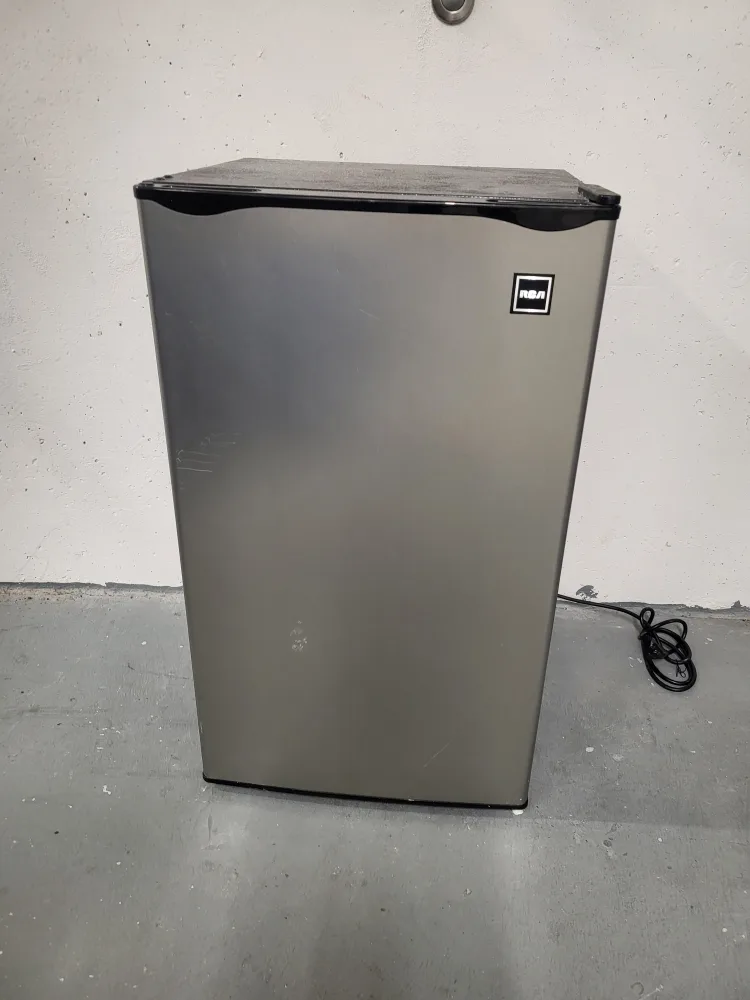 RCA Mini Fridge thumbnail
