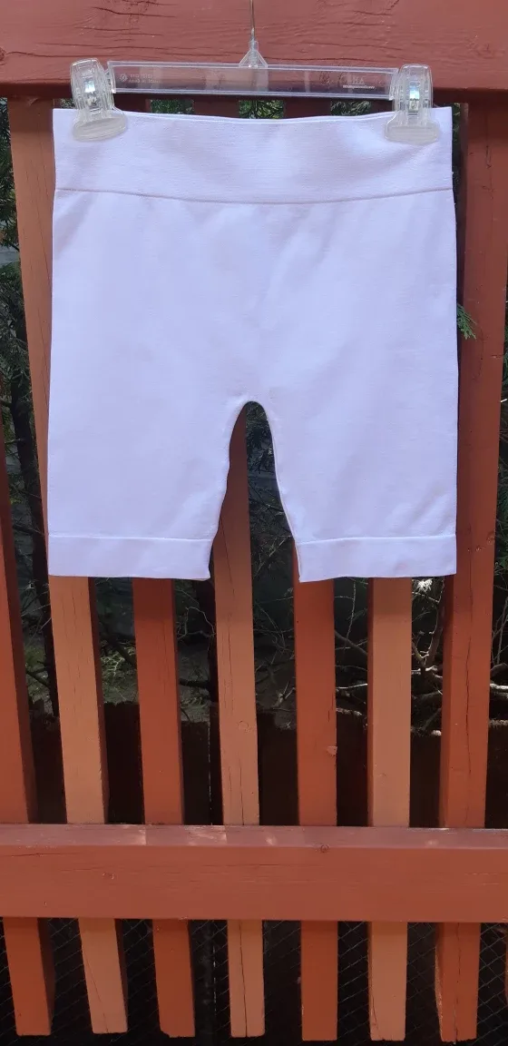 NEW mySTYLE White Bike Shorts - Size S/M thumbnail