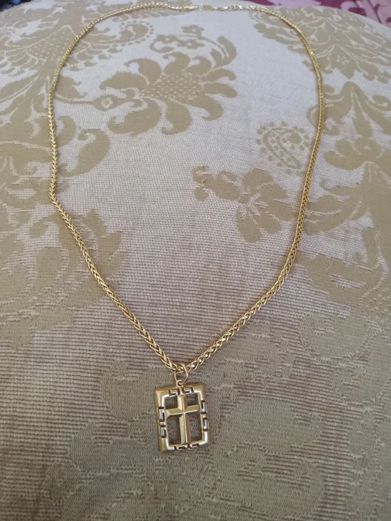 Gold-tone Cross Pendant3.49grams Necklace10.75grams image indicator(5)