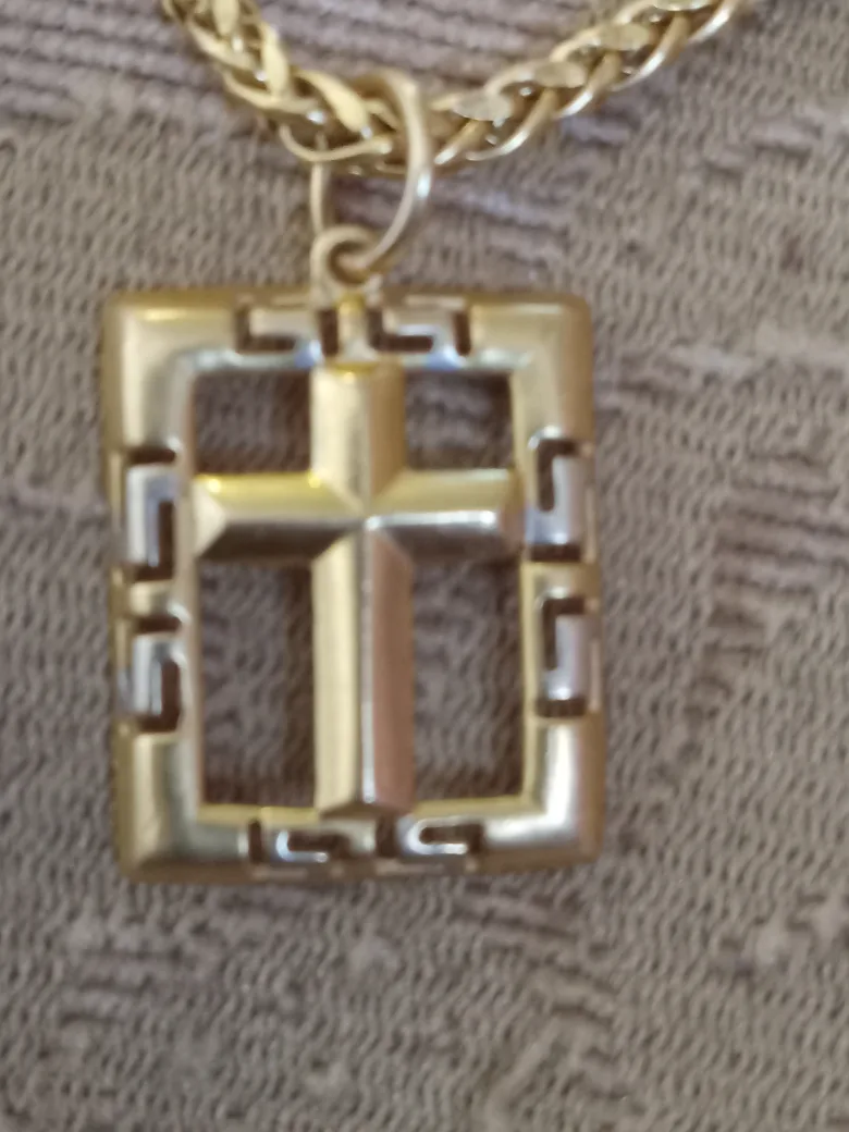 Gold-tone Cross Pendant3.49grams Necklace10.75grams image indicator(7)