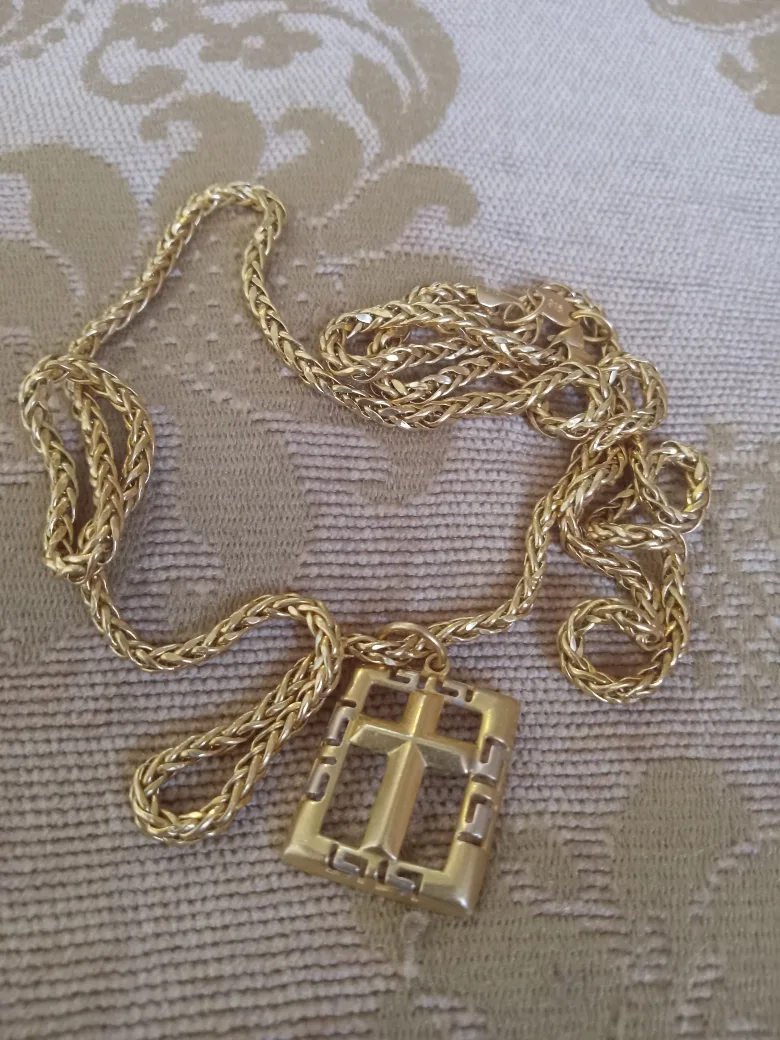 Gold-tone Cross Pendant3.49grams Necklace10.75grams image indicator(10)