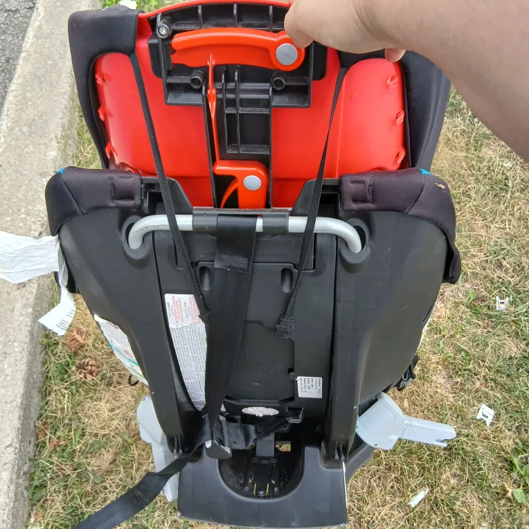 🍀🇨🇦Evenflo Car Seat - Black & Blue image indicator(2)