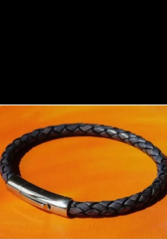 Braided Leather Bracelet image indicator(2)
