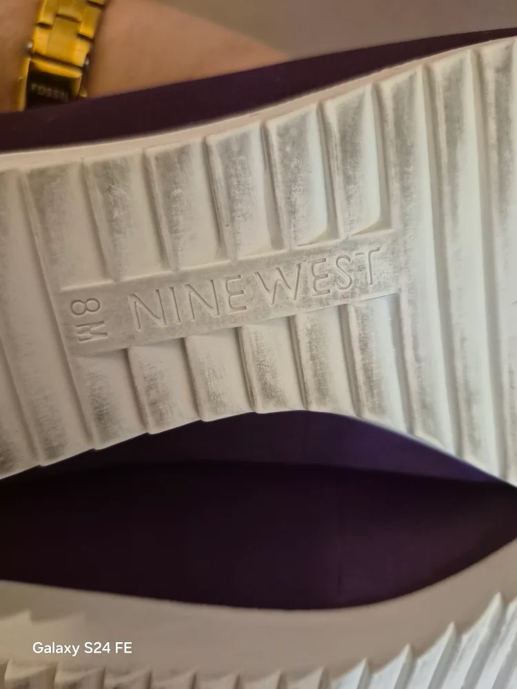 Nine West Purple Flats - Size 8M image indicator(2)