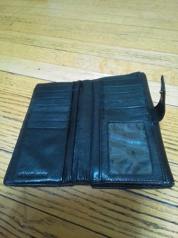 Michael Kors Black Leather Wallet - photo 3