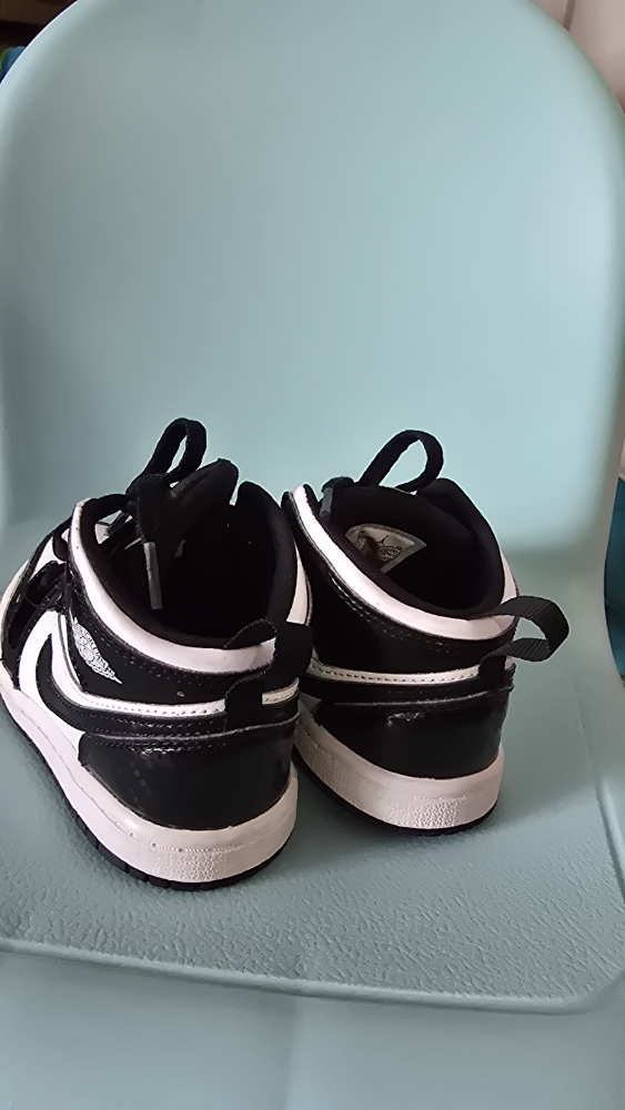 Nike Air Jordan 1 Toddler Shoes - Black & White size 9c - photo 3