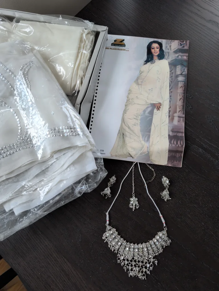 Fashion Saree - Off-White with free jewellery set 🇨🇦 thumbnail