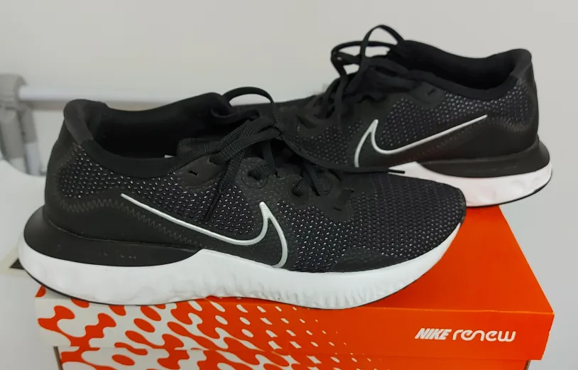 Nike shoes thumbnail