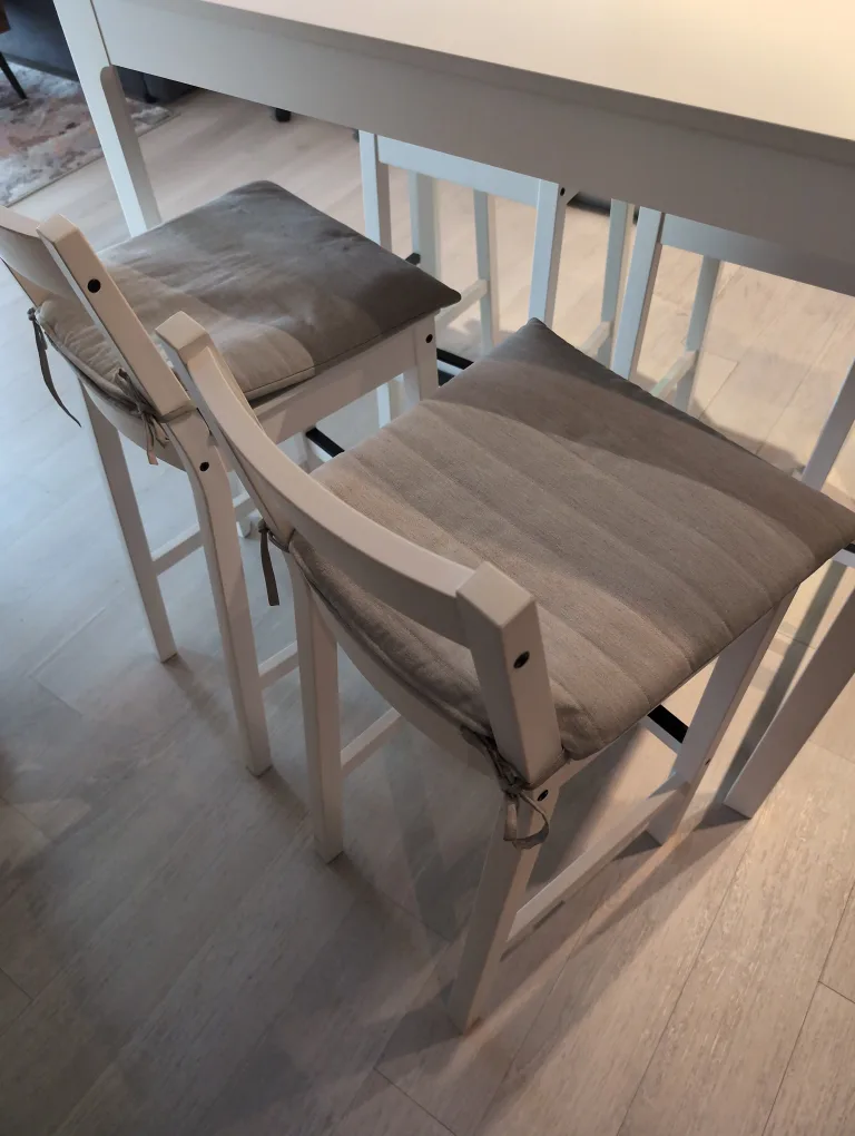 Moving sale - Ikea White Bar Table with 4 Chairs image indicator(9)
