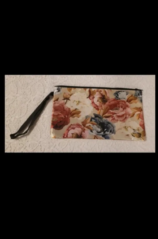 Floral Print Makeup bag 🇨🇦🍁 image indicator(2)