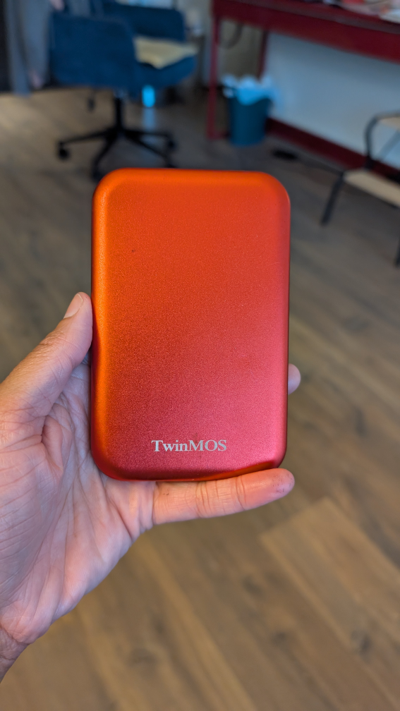 TwinMOS SmartDisk 750GB Portable HDD