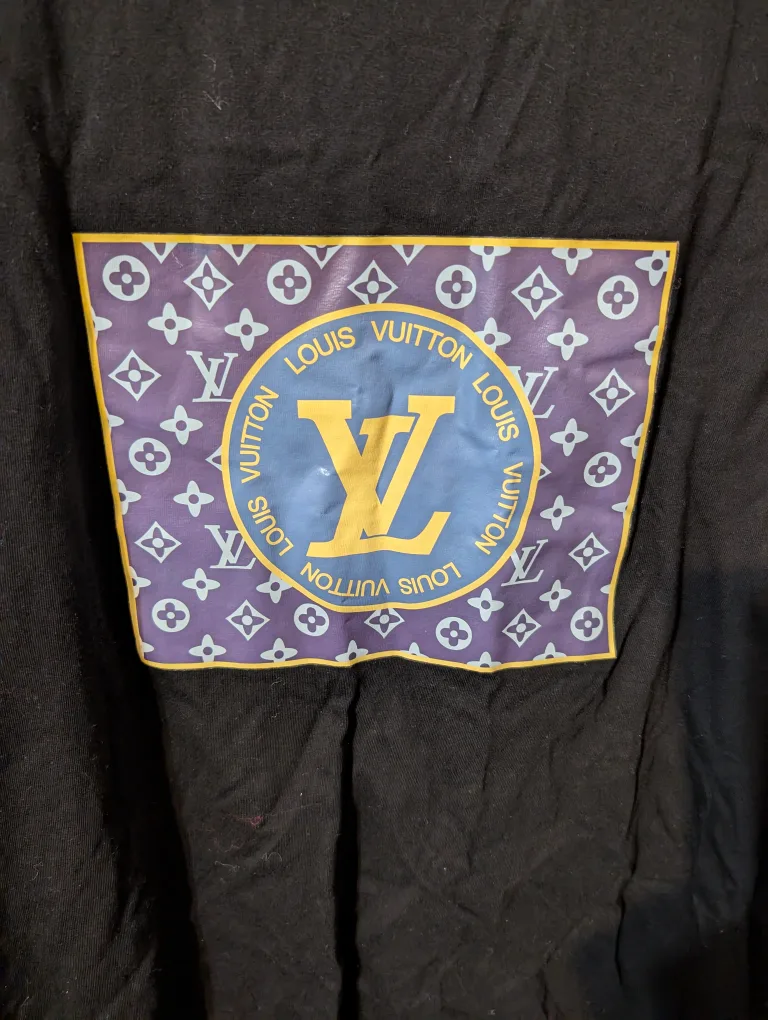 Louis Vuitton Black T-Shirt image indicator(2)