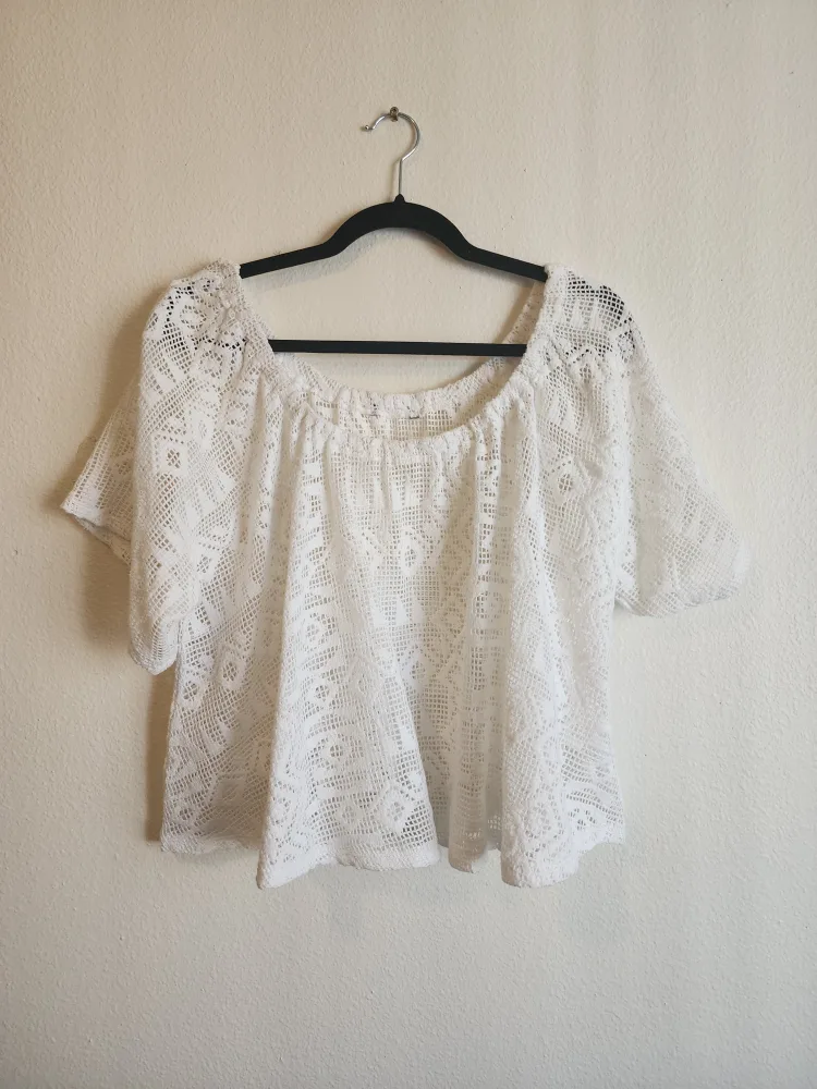 White Crochet Off-Shoulder Top - XL thumbnail