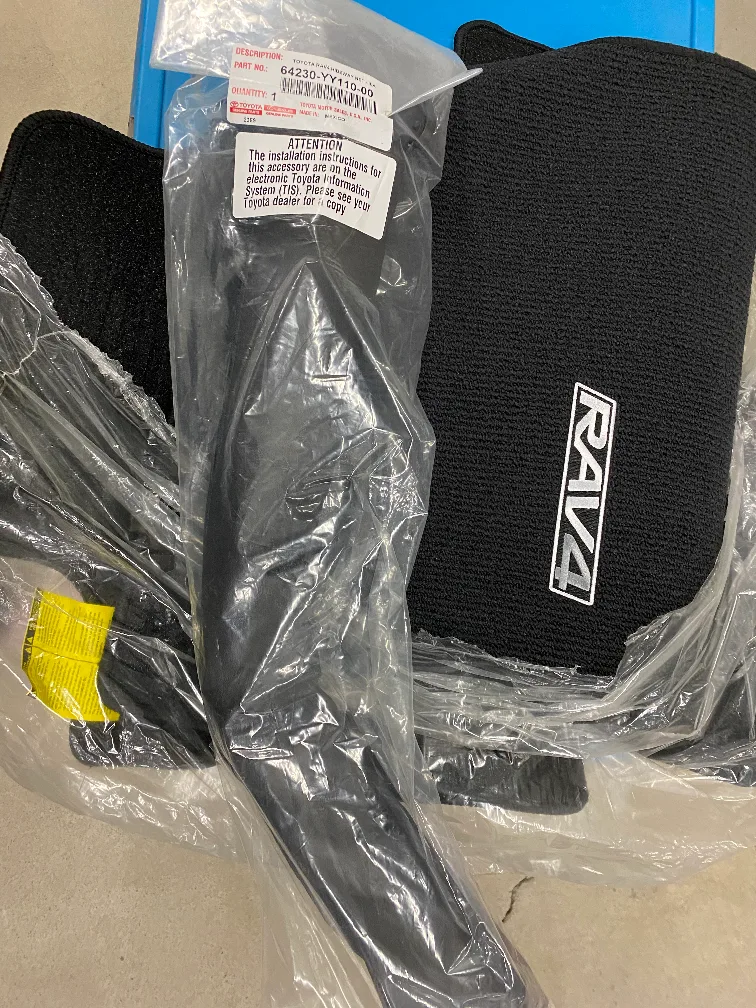 Toyota RAV4 Hideaway Net & Floor Mats thumbnail