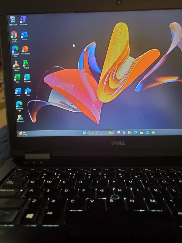 i7 windows 11pro Dell Latitude E5440 Laptop thumbnail