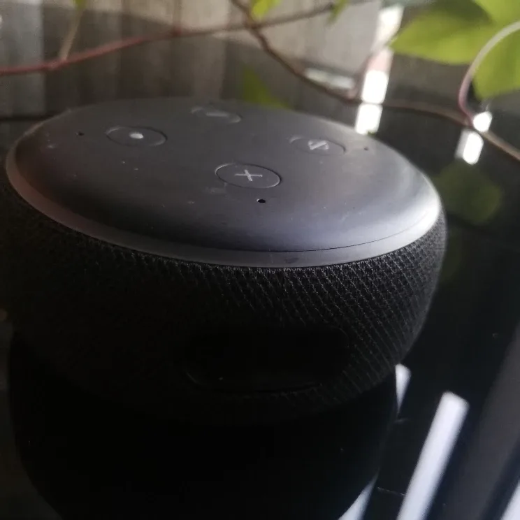 Amazon Echo Dot 3rd Gen Smart Speaker thumbnail