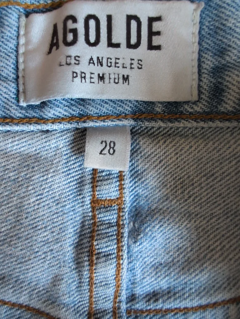 AGOLDE Premium Denim Shorts - Size 28 🇨🇦 image indicator(2)