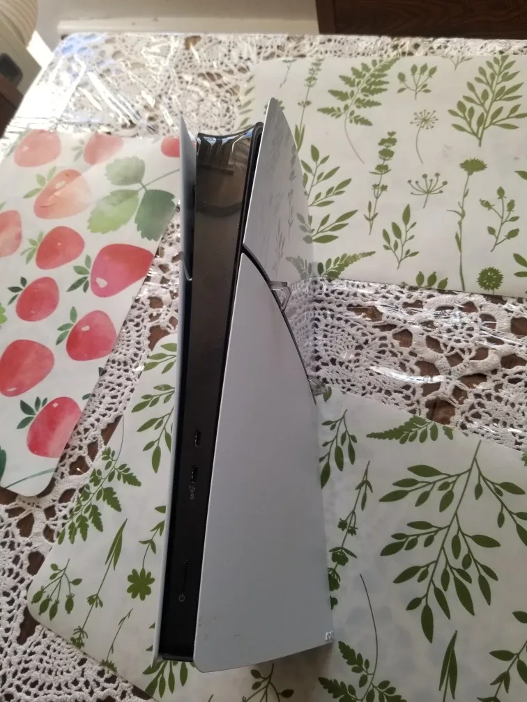 PS5 Slim Digital Edition Console Bundle image indicator(5)