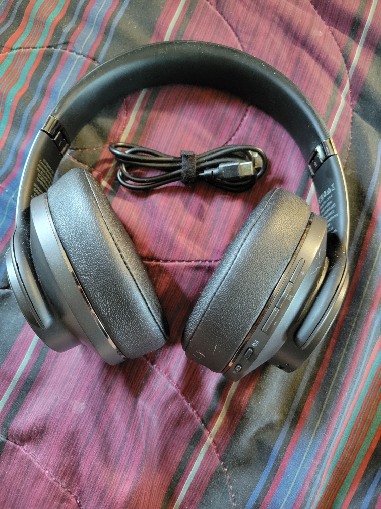 DOQAUS Wireless Bluetooth Headphones