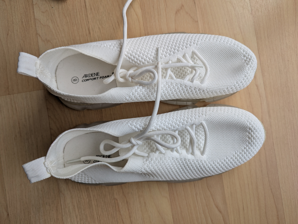 New Ardene White stretchable Sneakers