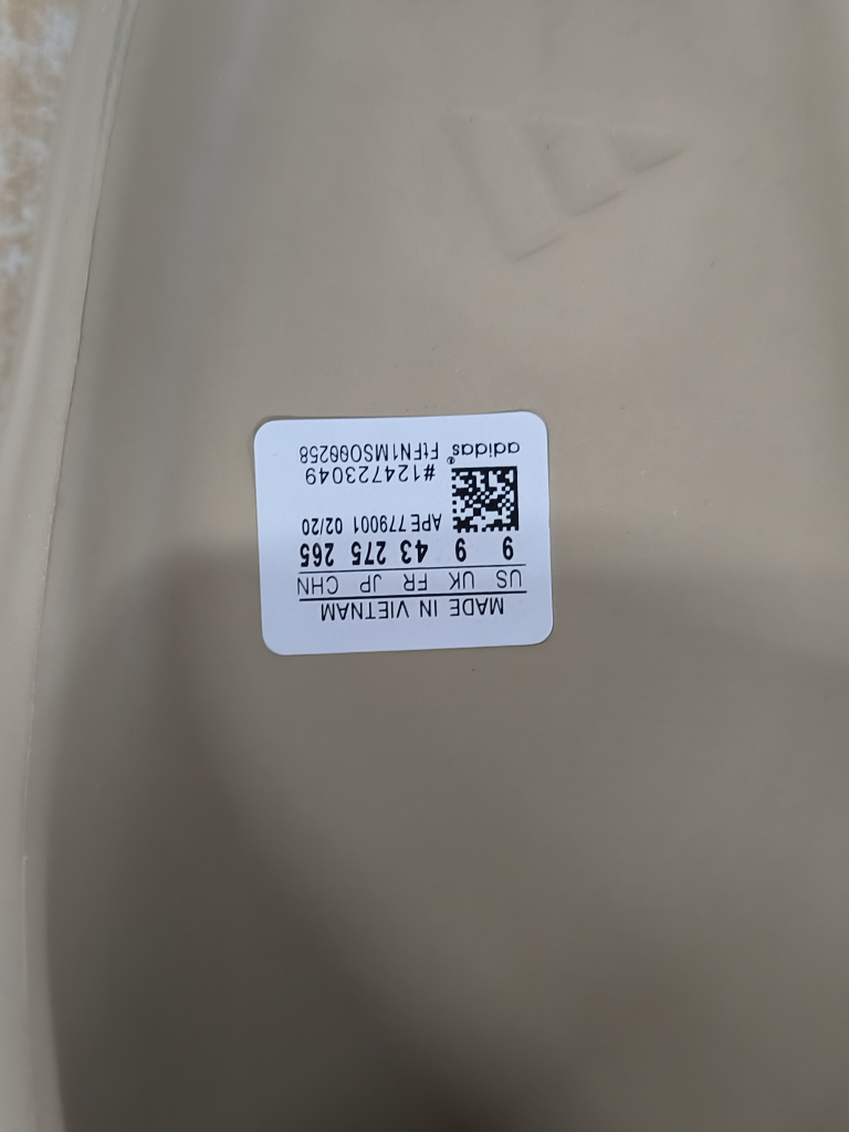 Yeezy slide - photo 4