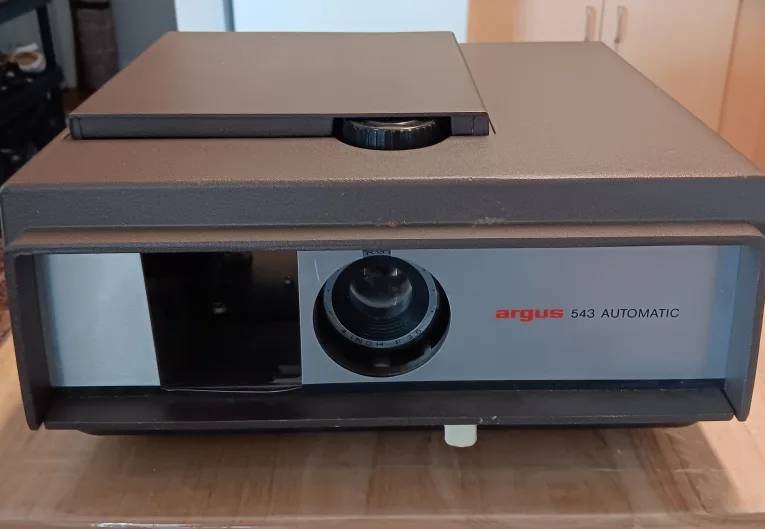 Argus 543 Automatic Slide Projector thumbnail