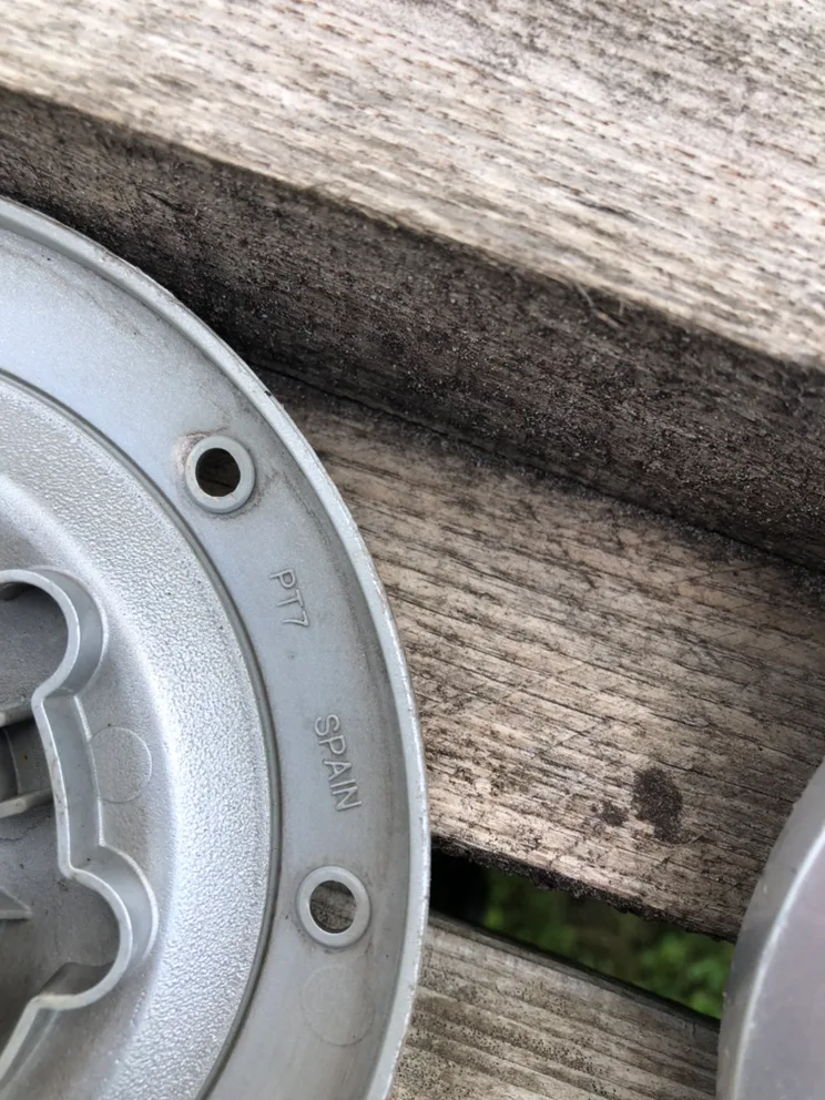 2006-2009 Volkswagen Golf Jetta Touran Center Hub cover caddies image indicator(7)