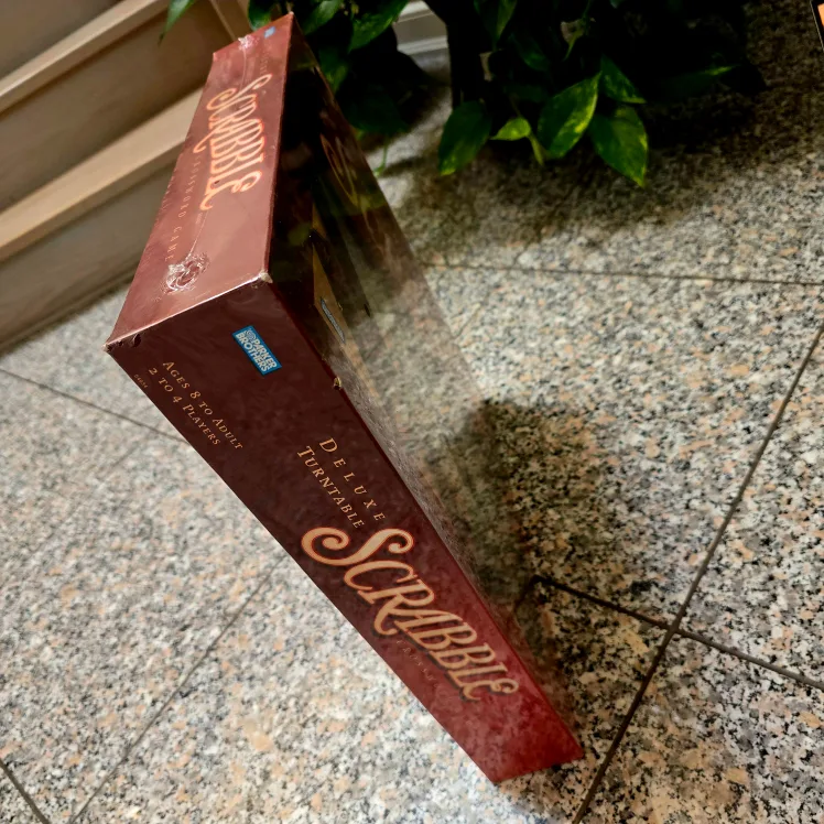 Scrabble Deluxe Turntable Brand New Sealed image indicator(5)