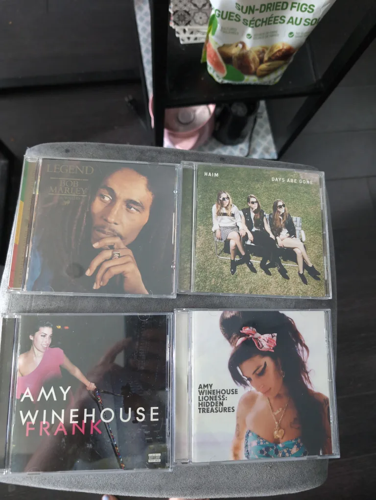 🇨🇦 Bob Marley, Amy Winehouse, Haim CDs thumbnail