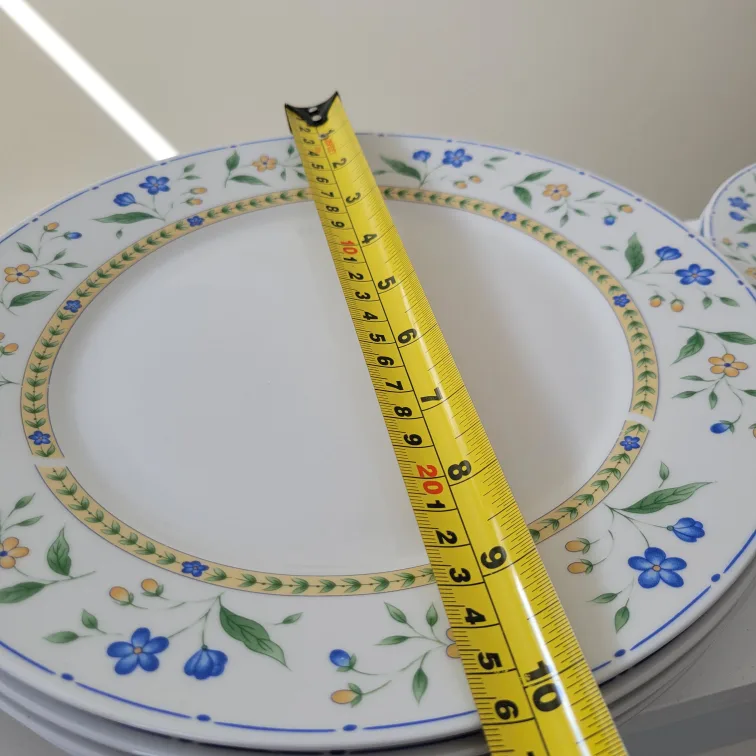 Set of 16 Soup Bowls & Dishes image indicator(8)