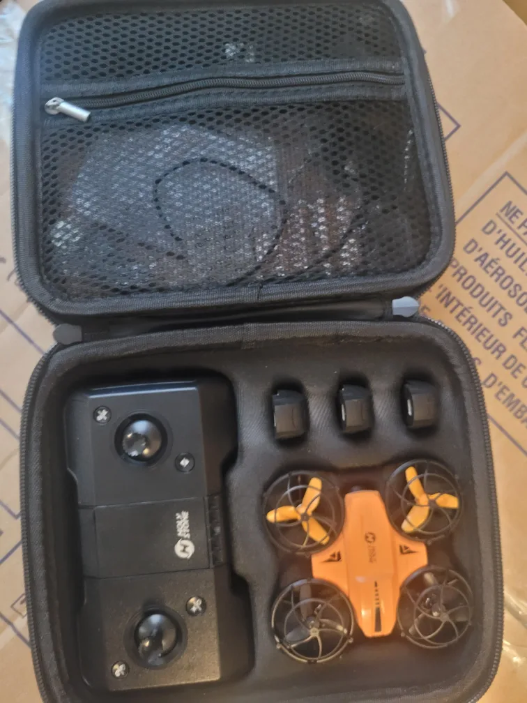 Holy Stone HS420 Mini Drone with Case thumbnail