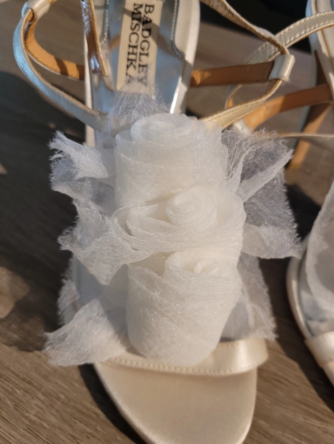 Badgley Mischka White Heels - photo 4