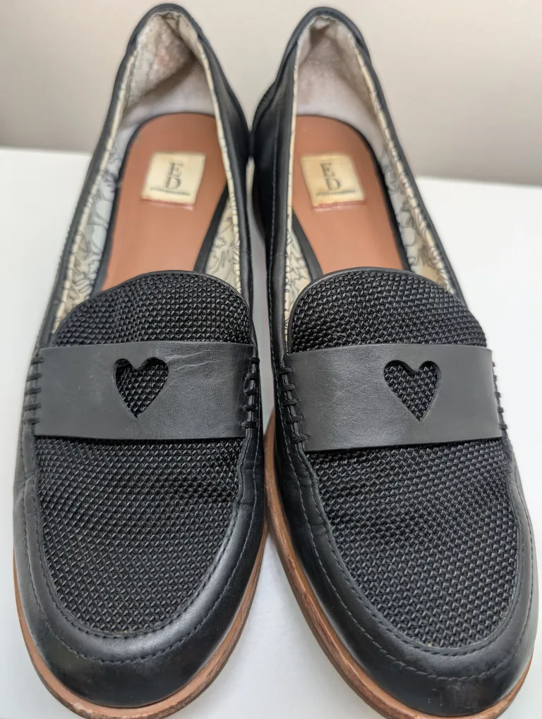 ED Ellen DeGeneres Black Leather Loafers image indicator(2)