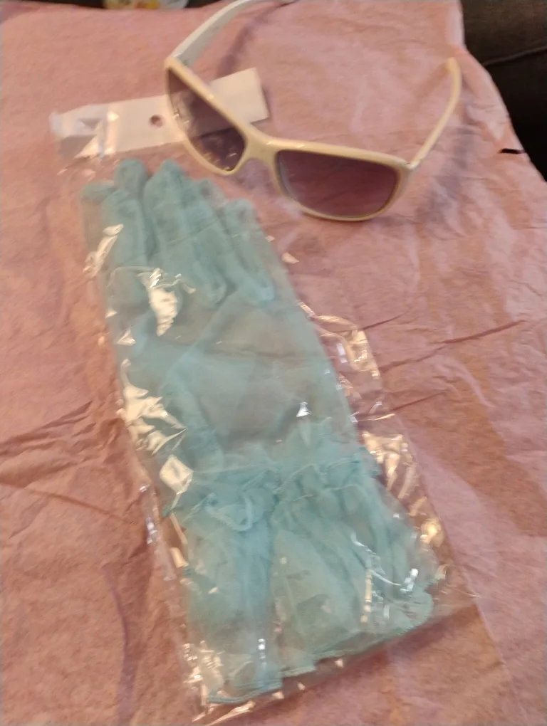 "🧡"Blue Gloves and Sunglasses Set thumbnail