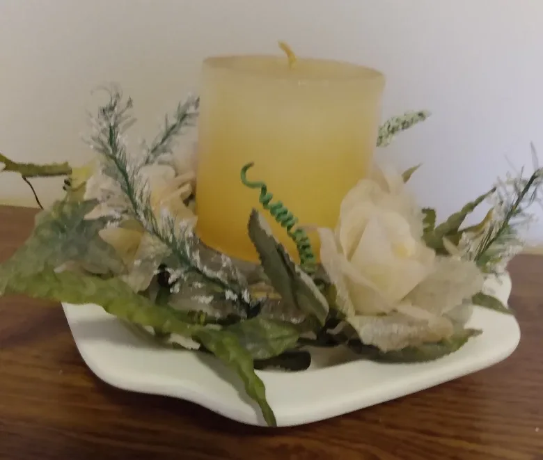 4 Pcs Candle holder with candle ring floral arrangement thumbnail