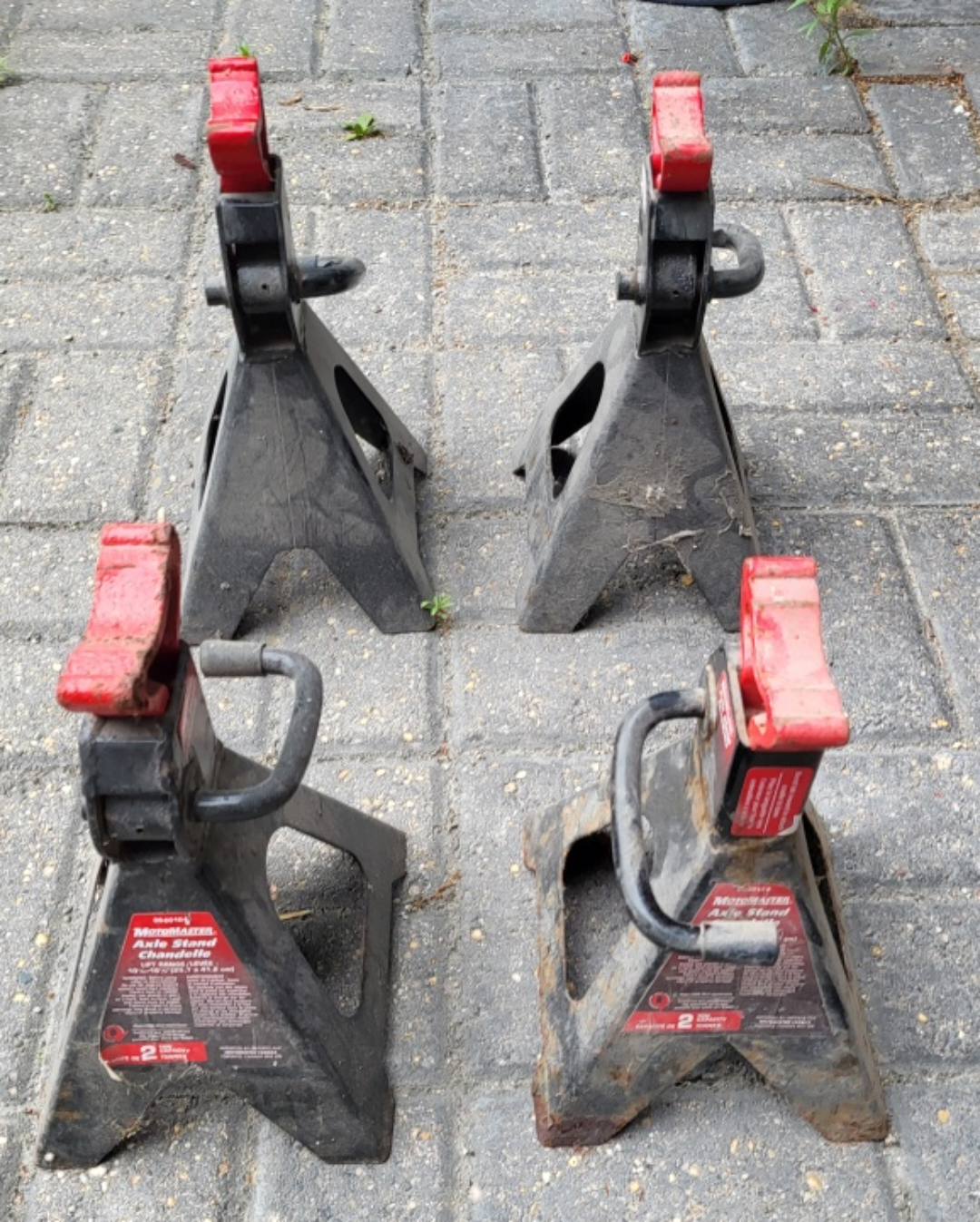 MotoMaster Axle Stand, 1000 kg (2200 lb) Capacity