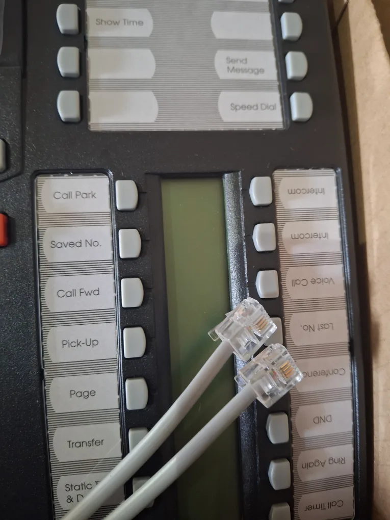 Avaya T7316E Charcoal Telephone set of 4 image indicator(6)