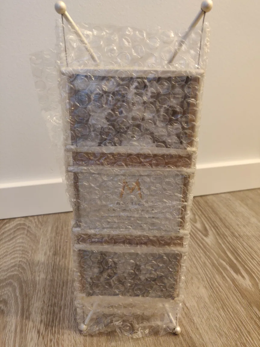 NEW Mantles Bridge Photo Frame - 3.5" x 2.5" - Floating Pictures image indicator(9)